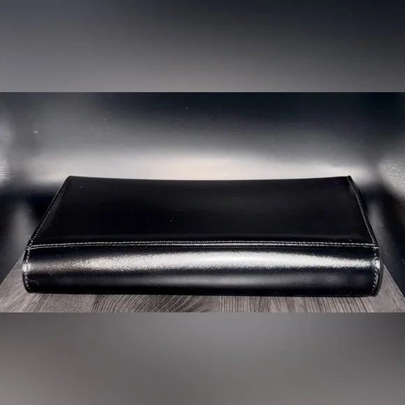 💰⬇️ VALENTINO BY MARIO VALENTINO
Large Lena Lavoro Leather Shoulder Bag - Picture 6 of 13